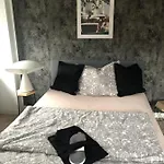 Konukevi Body Kult Loft - Modernes Mit 2 Separaten Schlafzimmern - Kostenlose Parkplaetze Direkt An Der Zwickau